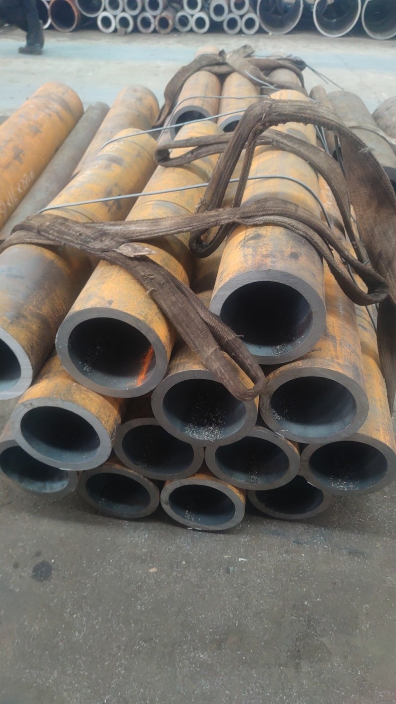 长治长治长治15CrMoG无缝钢管切割